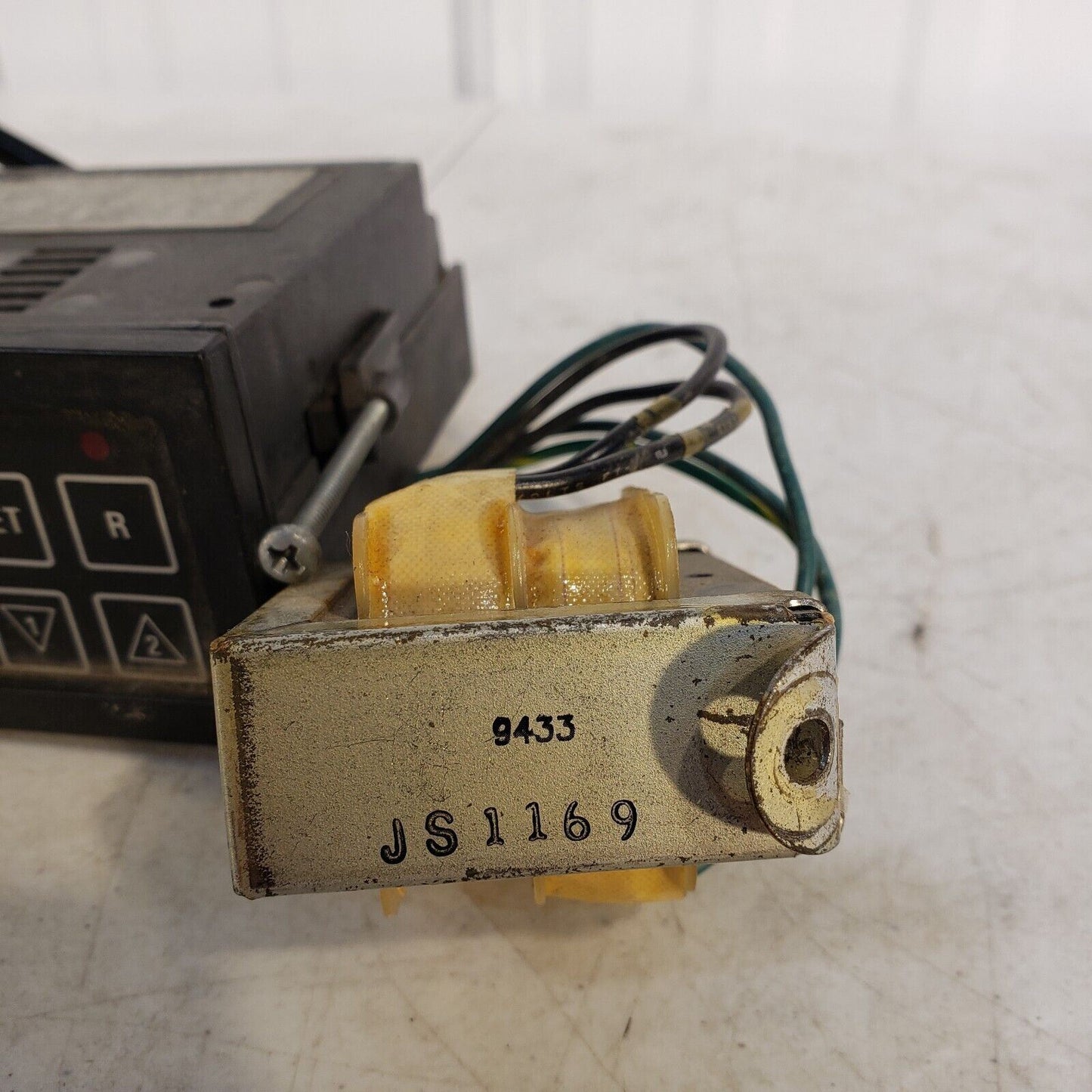 Viconics T1700 Temperature Sensor With PRI 166J25 Transformer 4-20mA