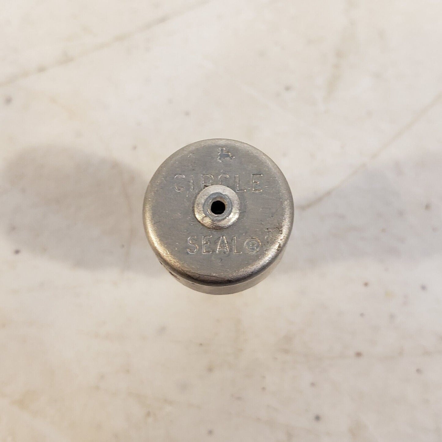 Circle Seal Relief Valve C D532B-1M-15 2/00