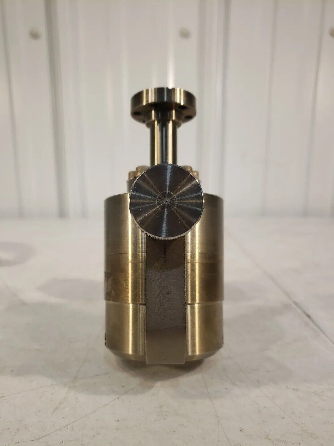 Conflat Rotatable VacGen MD6 Right Angle Variable Leak Valve Rotatable Conflat High Vacu ...