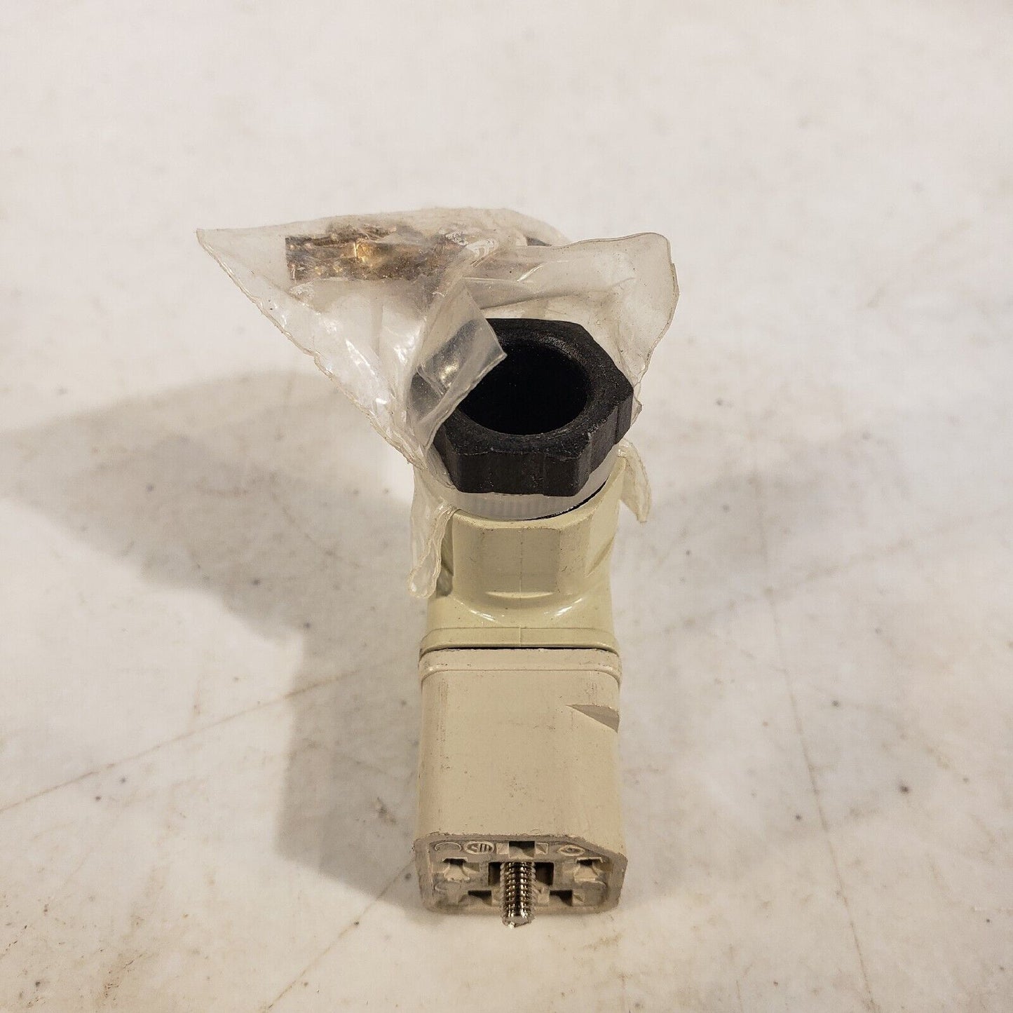 Pfeiffer Balzers TCW 002 Water Cooling Monitor Head Attachment Solenoid Head