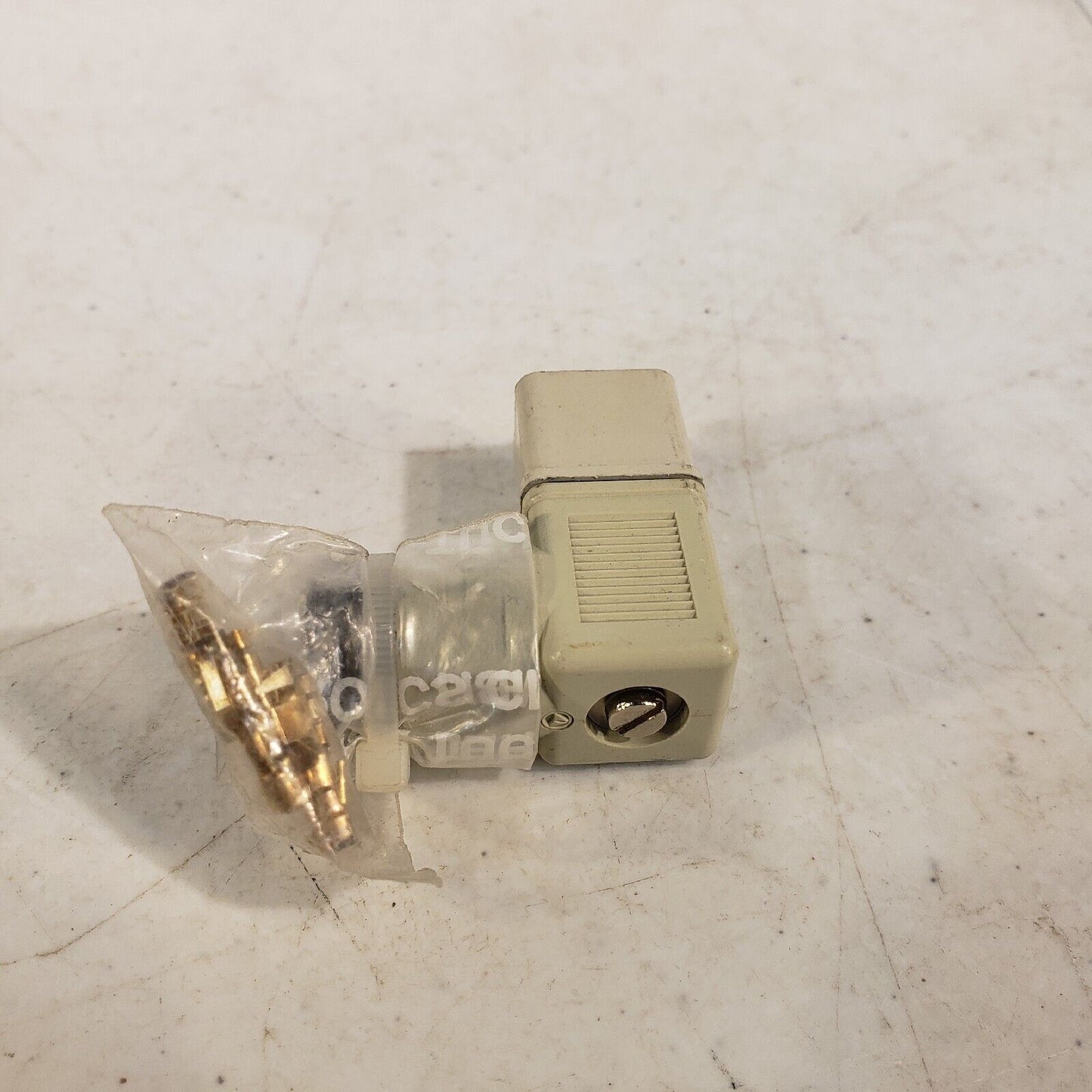 Pfeiffer Balzers TCW 002 Water Cooling Monitor Head Attachment Solenoid Head