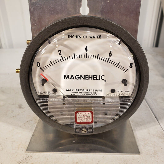 Dwyer 2008C Magnehelic Differential Pressure Gauge Max 15 PSIG Max 140⁰F