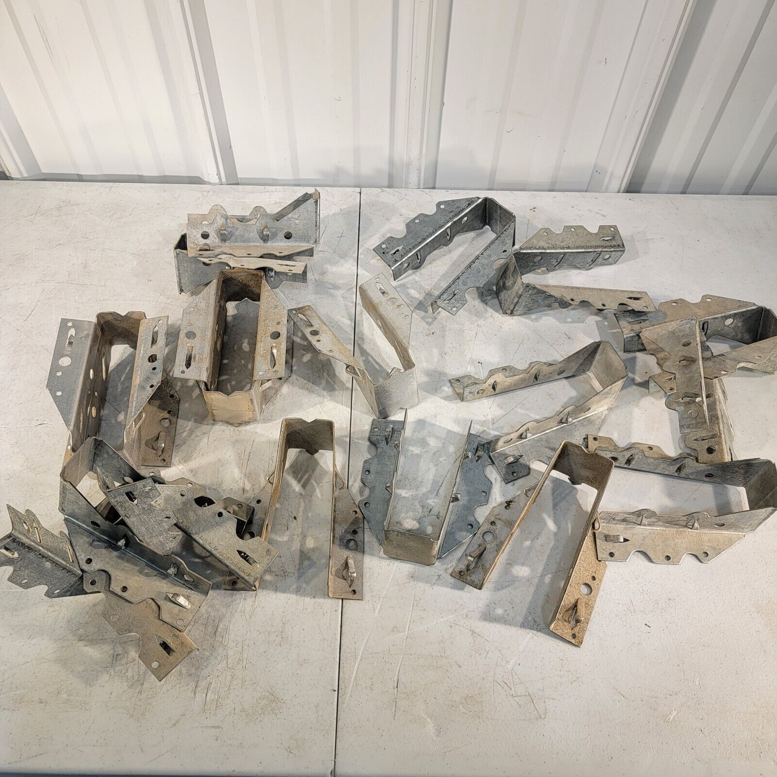 Large Lot Of Silver Simpson Strong-Tie SP26 Hangar Bracket Rafter Jois ...
