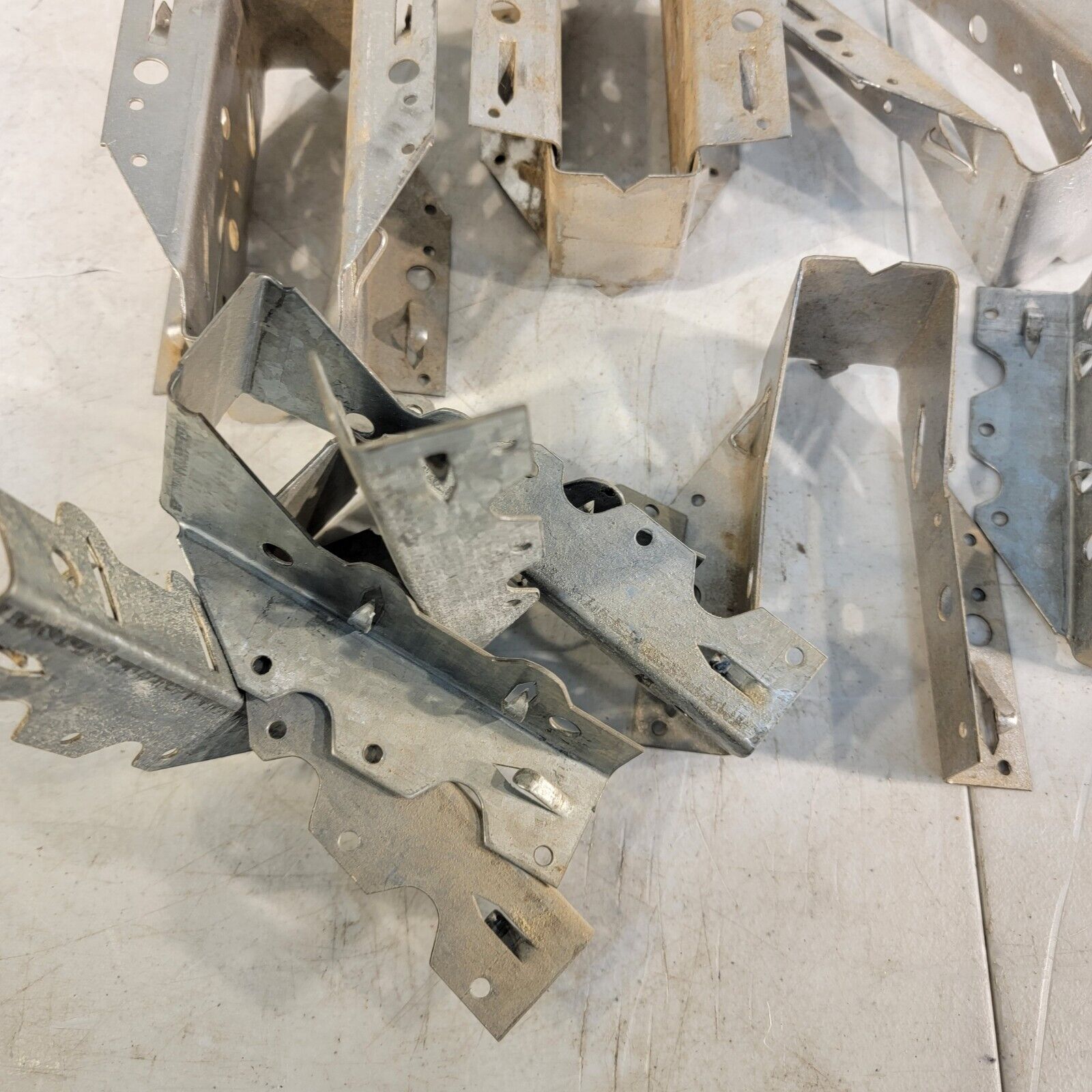 Large Lot Of Silver Simpson Strong-Tie SP26 Hangar Bracket Rafter Jois ...