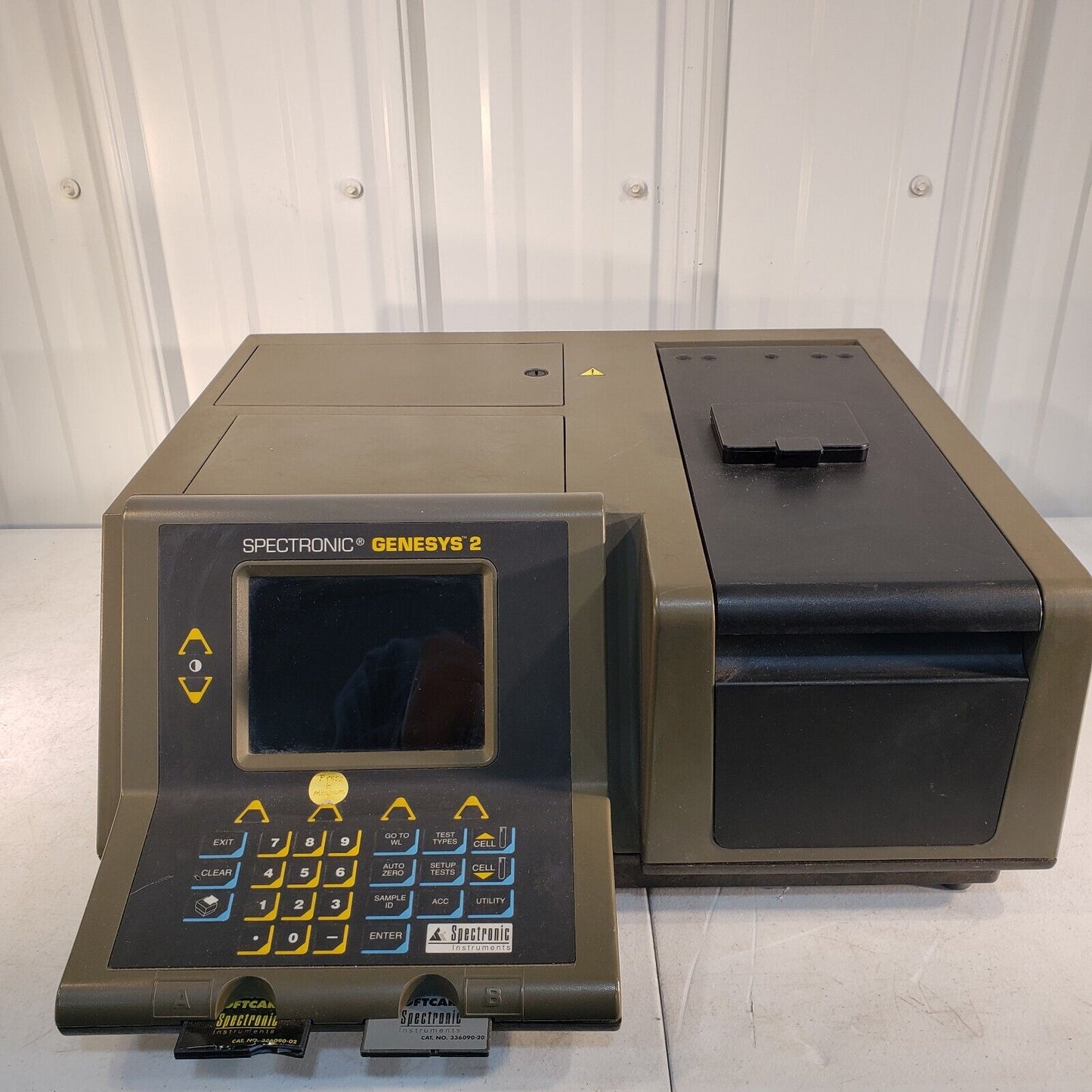 Spectronic 336002 Genesys 2 Spectrophotometer Optical Spectrometer w/ 8-Cuvette
