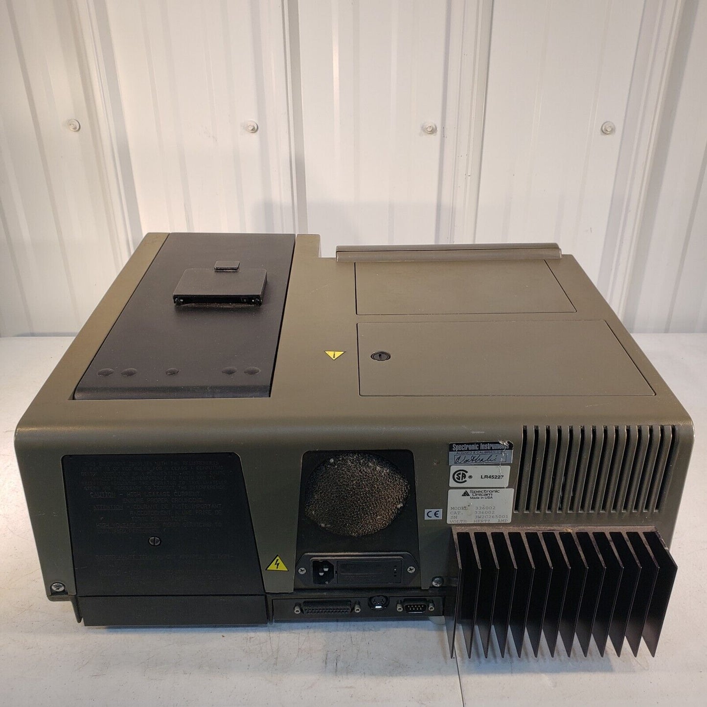 Spectronic 336002 Genesys 2 Spectrophotometer Optical Spectrometer w/ 8-Cuvette