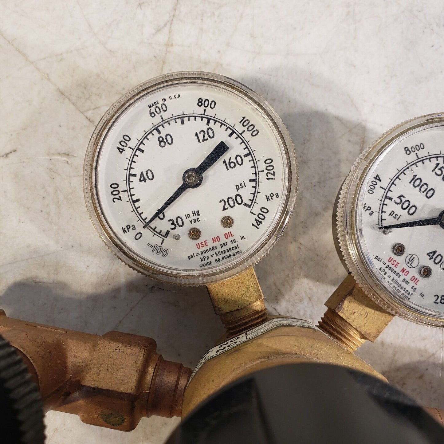 Concoa 400 Series 412-2331 Dual Gauge Pressure Regulator 200 PSI 4000 PSI
