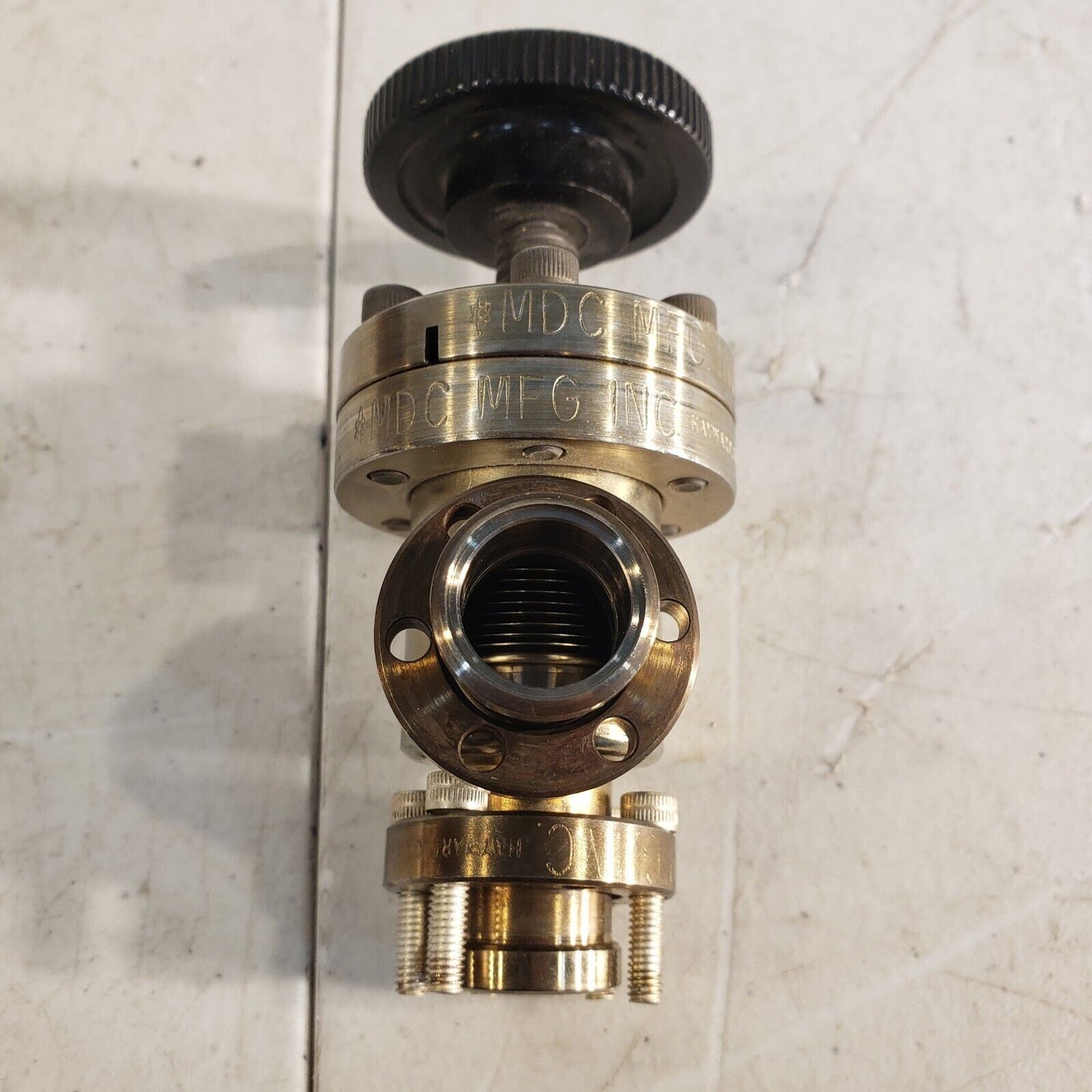 MDC 90 Degree Manual Angle Valve DN16CF 1.33" Conflat Flange Stainless Vacuum