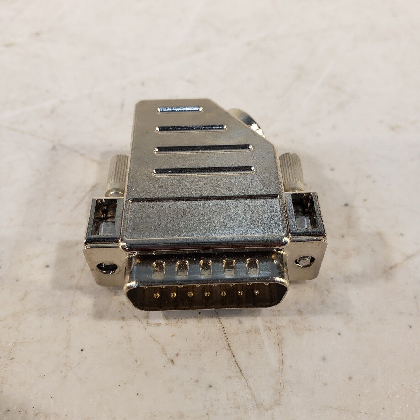 45⁰ 15-Pin Male Connector DB-15 DA-15 D-Sub 45 Degree DB15 DA15 Right Angle