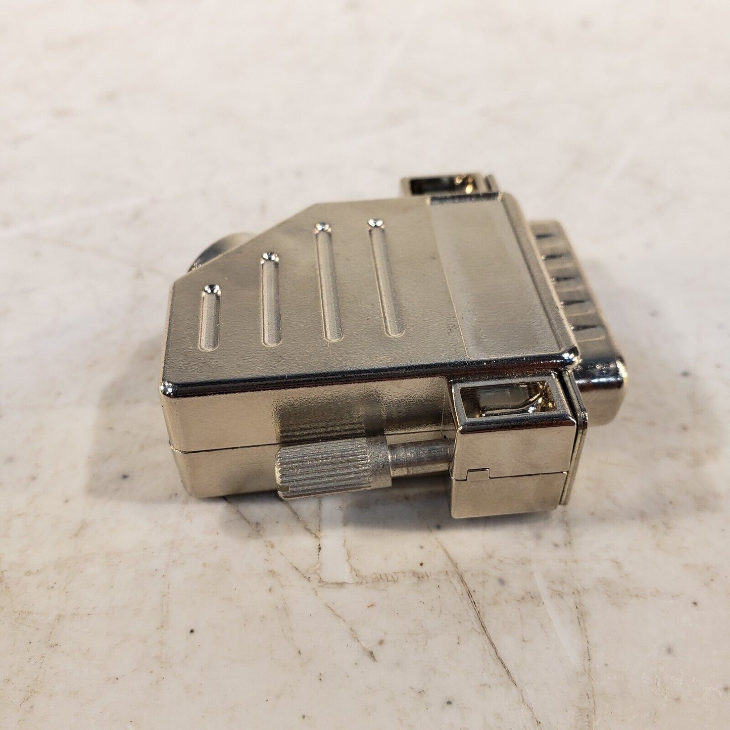 45⁰ 15-Pin Male Connector DB-15 DA-15 D-Sub 45 Degree DB15 DA15 Right Angle