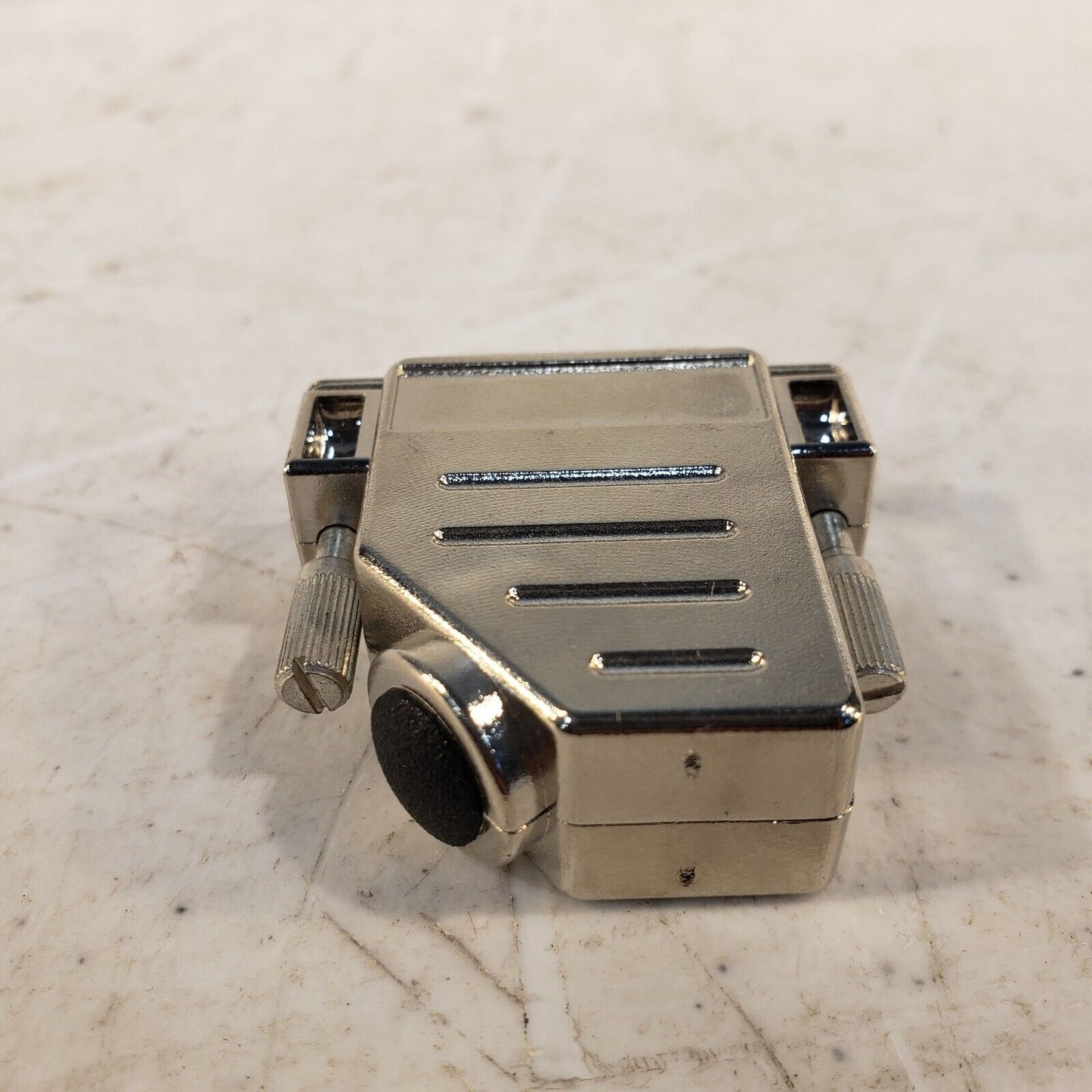 45⁰ 15-Pin Male Connector DB-15 DA-15 D-Sub 45 Degree DB15 DA15 Right Angle