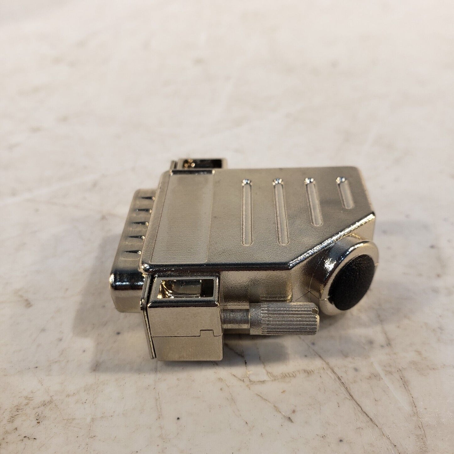 45⁰ 15-Pin Male Connector DB-15 DA-15 D-Sub 45 Degree DB15 DA15 Right Angle