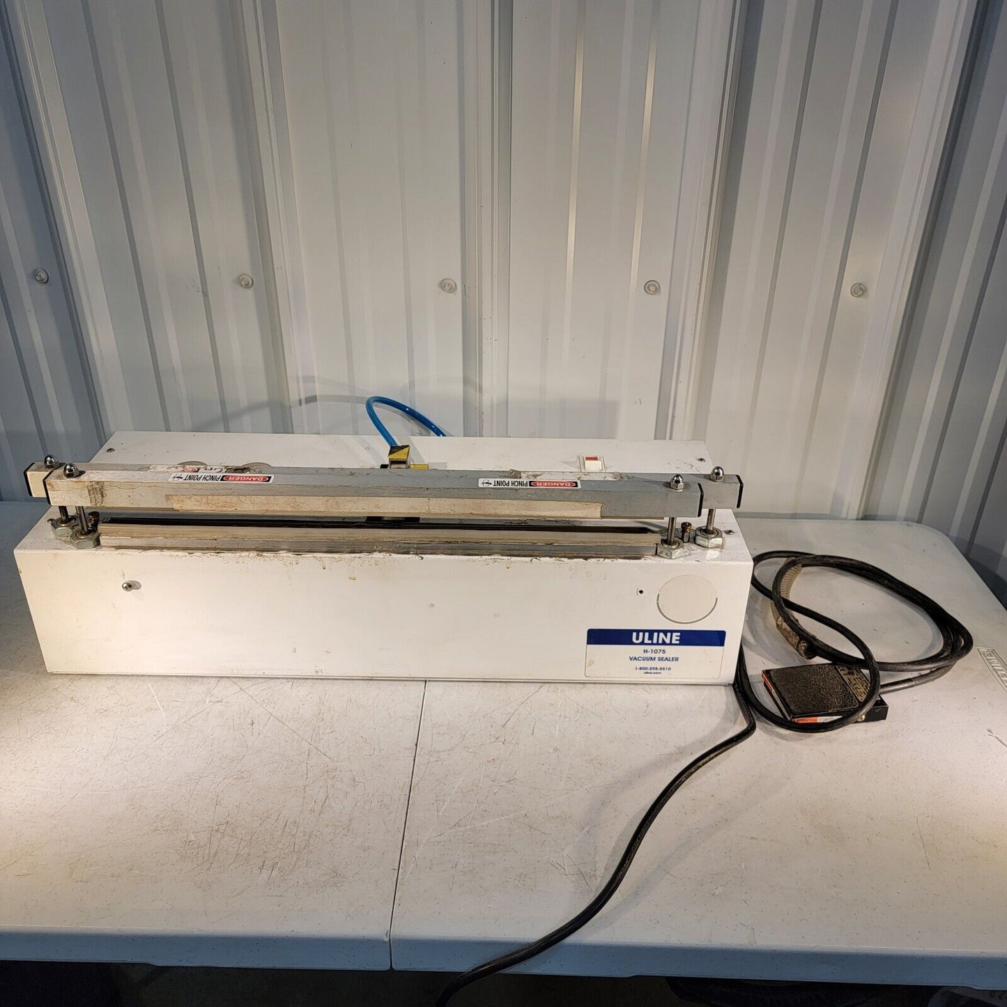 ULINE H-1075 120V 10A Vacuum 20" Bag Sealer - Tested Works