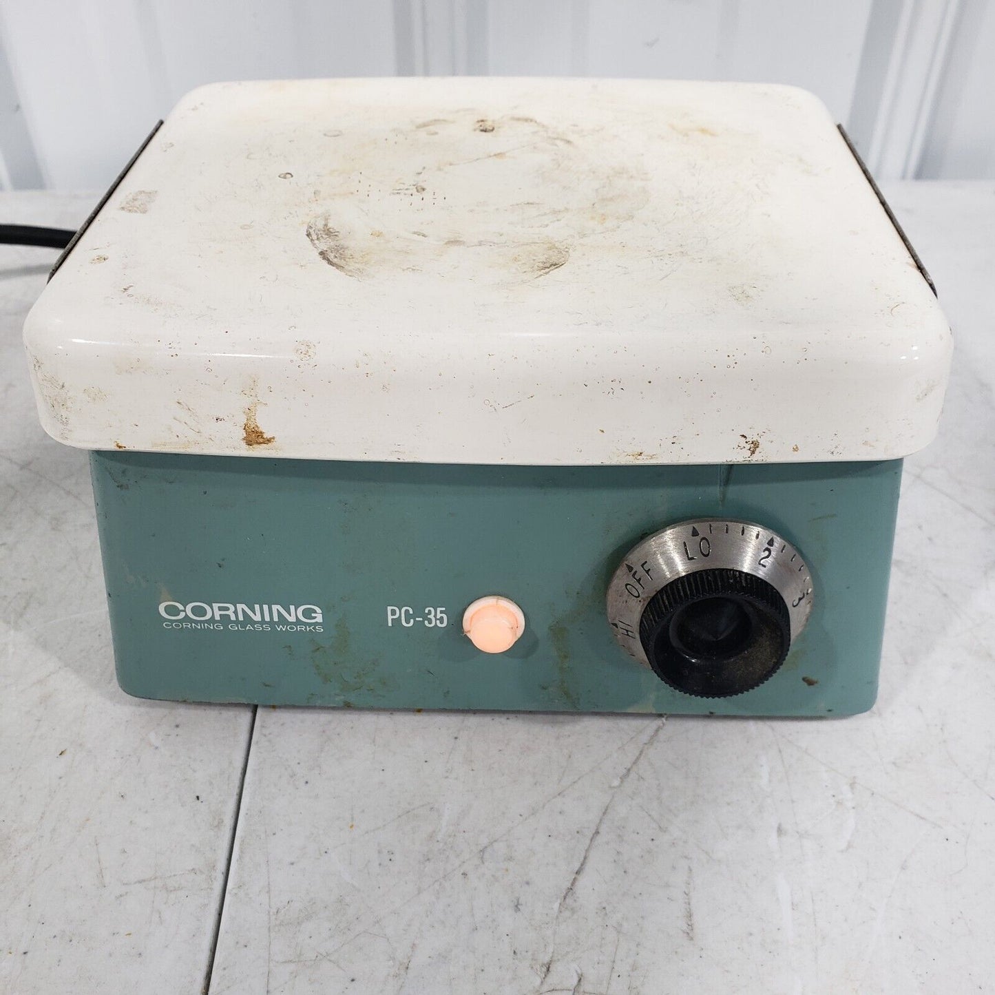 Corning PC-35 Hot Plate w/ Porcelain Top Variable Temperature Laboratory Heater