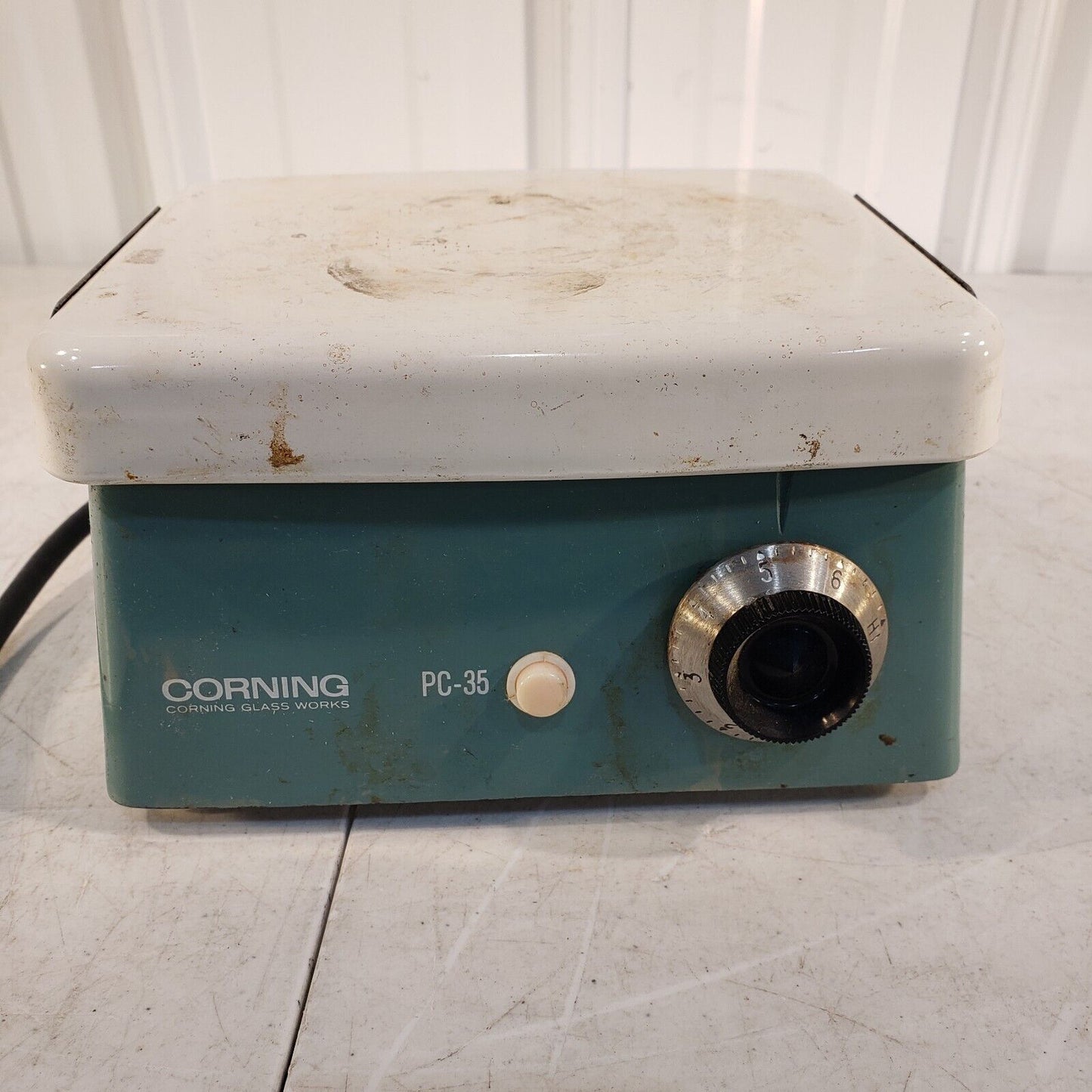 Corning PC-35 Hot Plate w/ Porcelain Top Variable Temperature Laboratory Heater