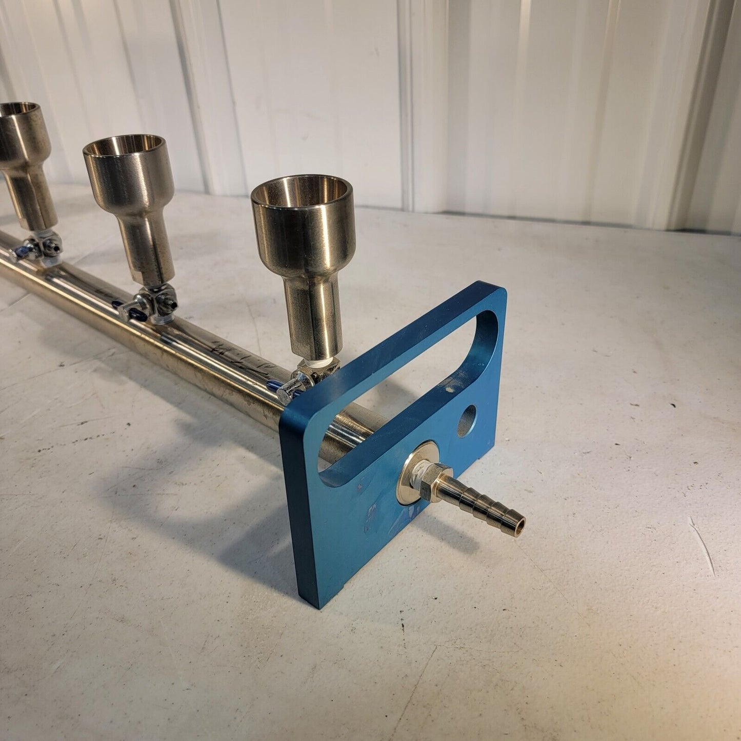 Thomas 353330 Stainless Steel Vacuum Manifold 3-Way Valve 6-Place Cup 8 8b Stop