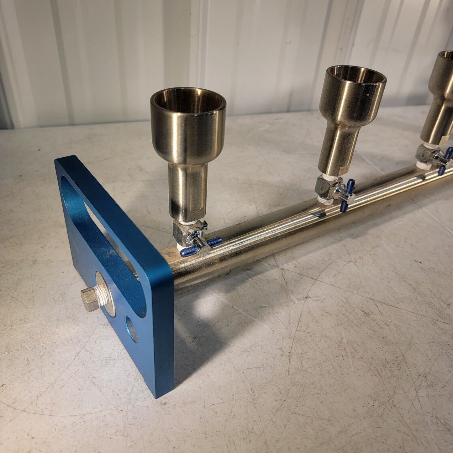Thomas 353330 Stainless Steel Vacuum Manifold 3-Way Valve 6-Place Cup 8 8b Stop