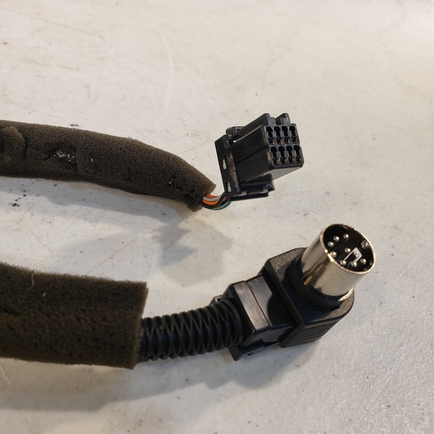 Chrysler Dodge Cable P04759529AA For Disc Changer To AM/FM Radio