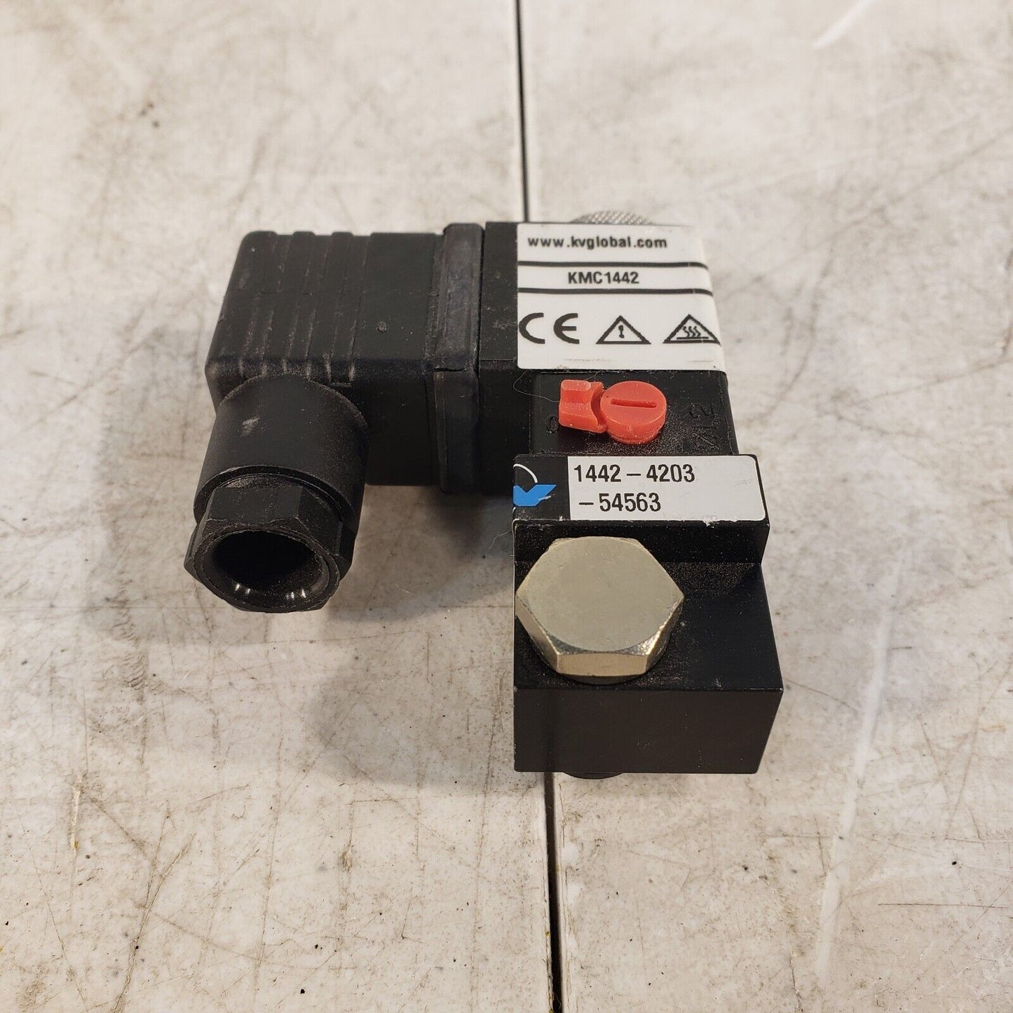 KV Global KMC 1442 06-311EB02-30 EAC35-03 Three Way Solenoid Valve 1.2mm