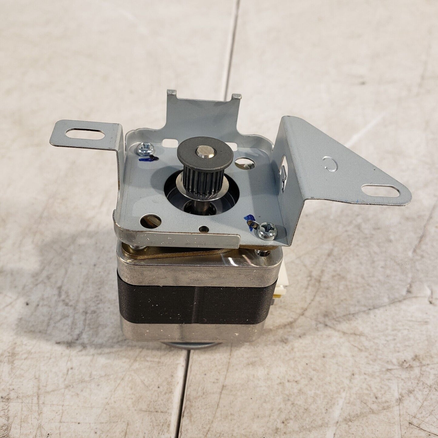 Minebea 17PM-K049UP01CF Stepper Motor 3.2V 1A 1.8 Deg T13Y15-01 D1491703B