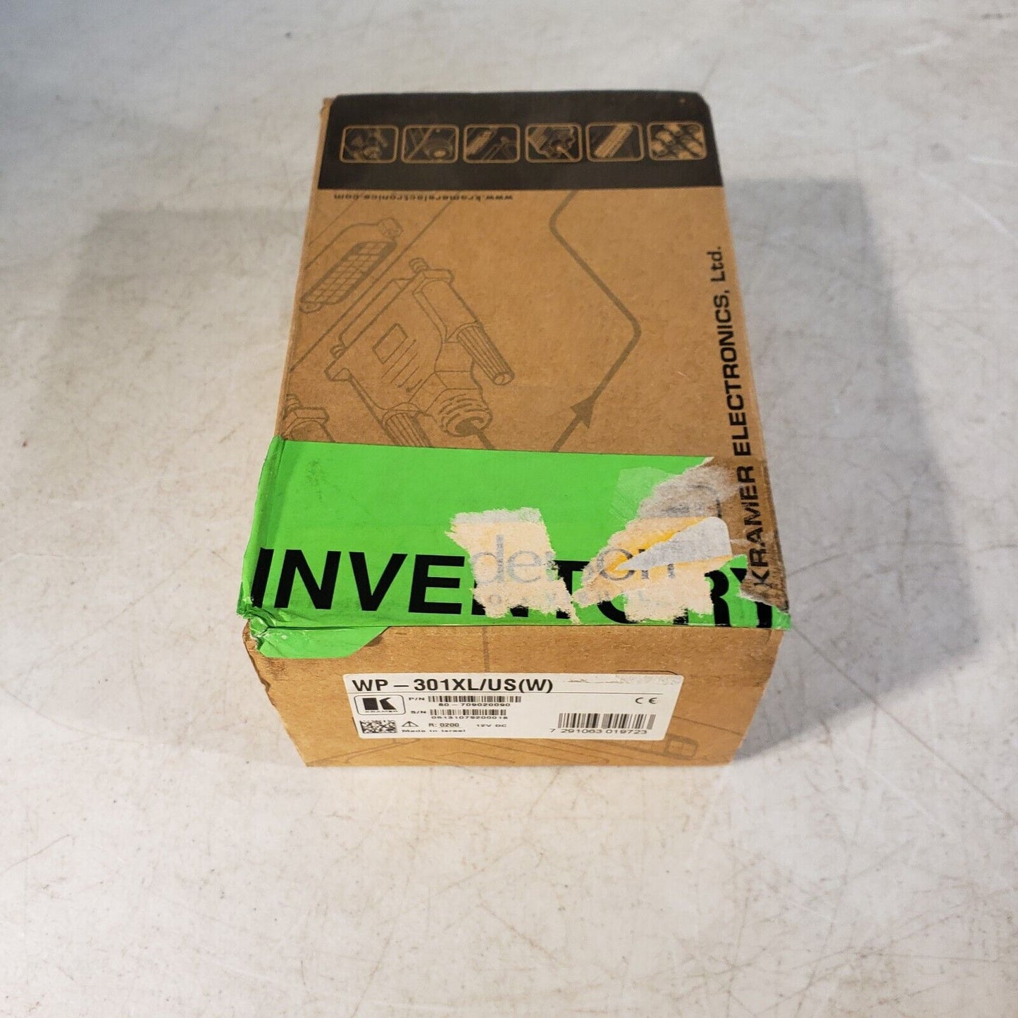 Kramer WP-301XL (W) Computer Graphics Video Stereo Audio Transmitter Wall Plate