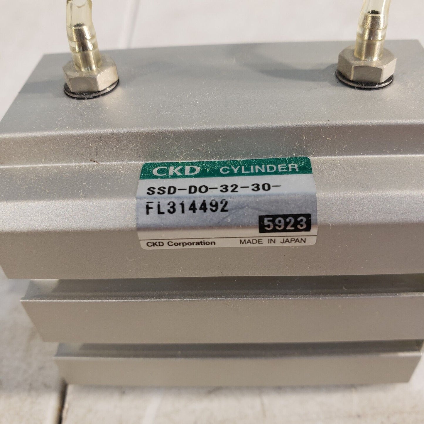 CKD Corp SSD-DO-32-30-FL314492 Pneumatic Cylinder