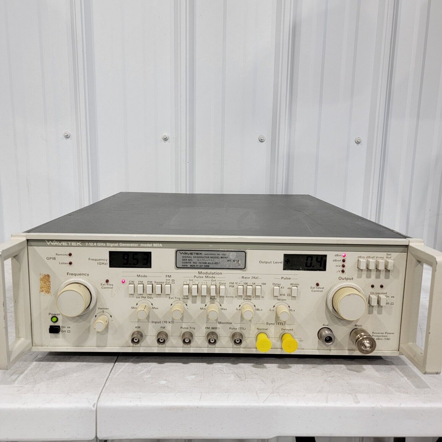 Wavetek 907A 907AF 7-12.4 GHz RF Signal Generator 80 dBm Pulse Modulation TESTED