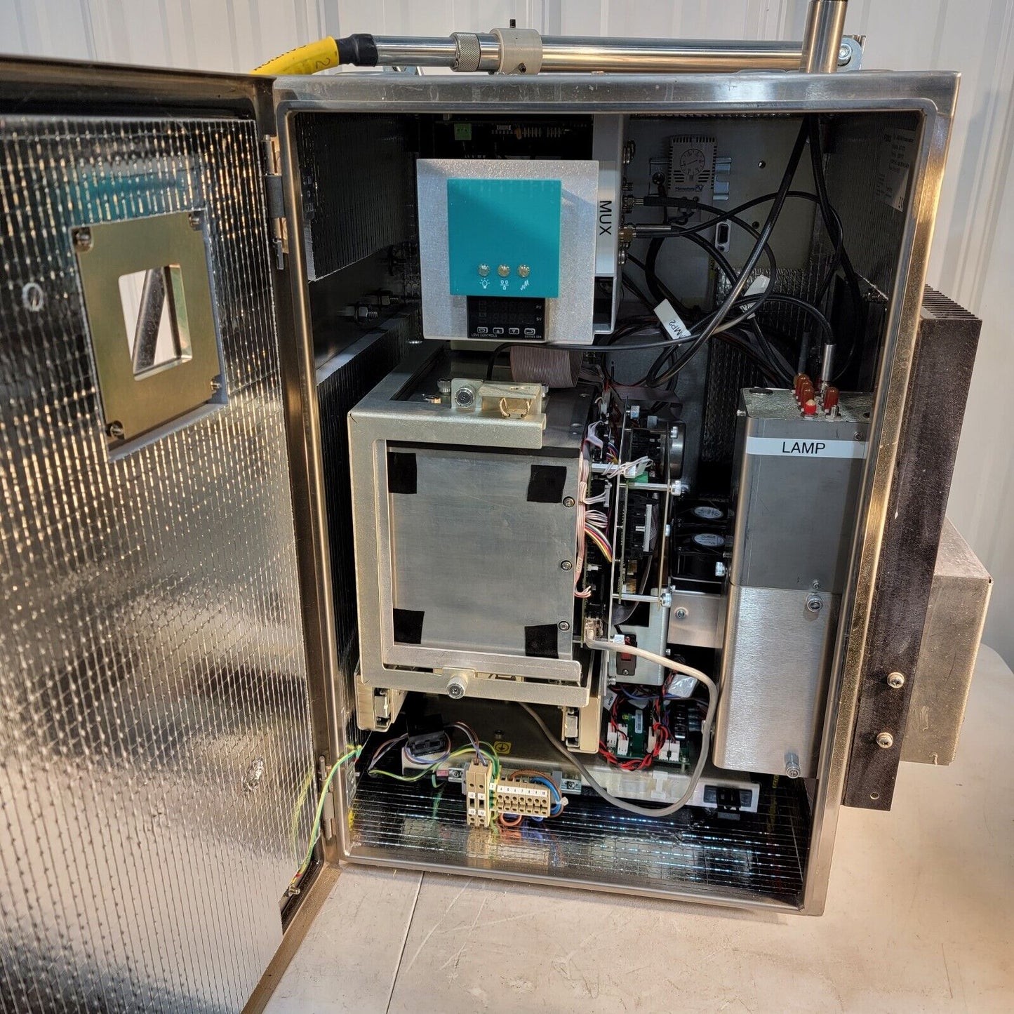 Metrohm Foss XP-2400 XDS NIRS NIR Process Analyzer 60061170 w/ Manual