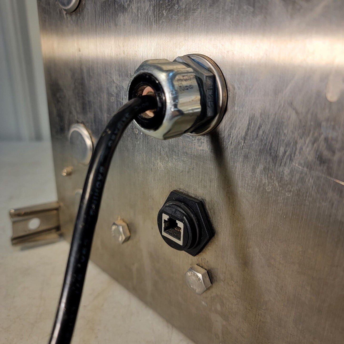 Metrohm Foss XP-2400 XDS NIRS NIR Process Analyzer 60061170 w/ Manual