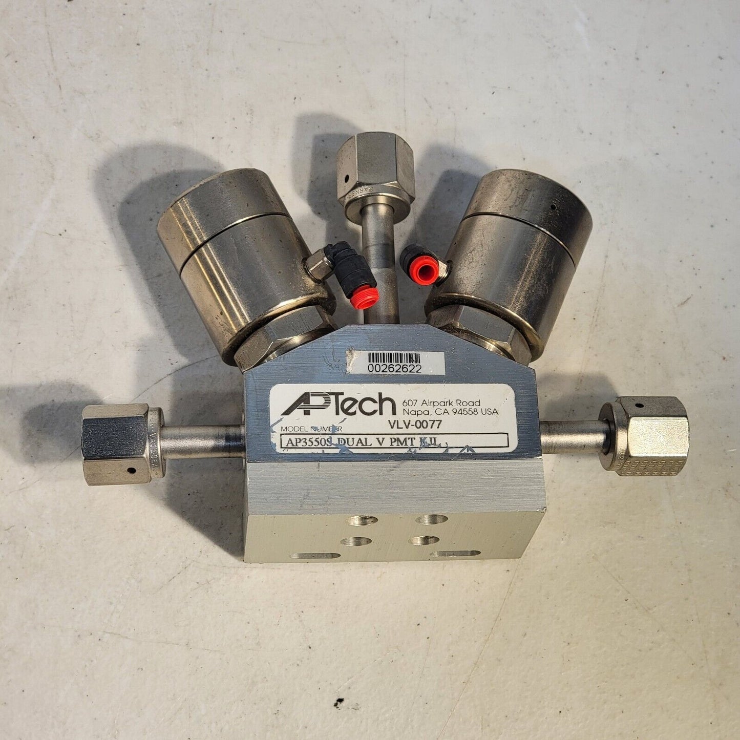 APTech AP3550S Dual V PMT KIL Valve VLV-0077 250 PSI Max, 1/4" VCR Three-Way Air