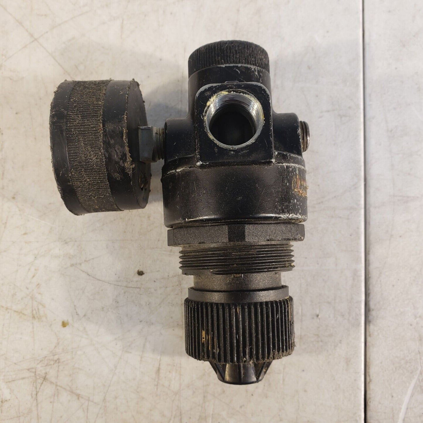 ARO 127241-000 1/2" NPT Air Pressure Regulator With 160 PSI Gauge