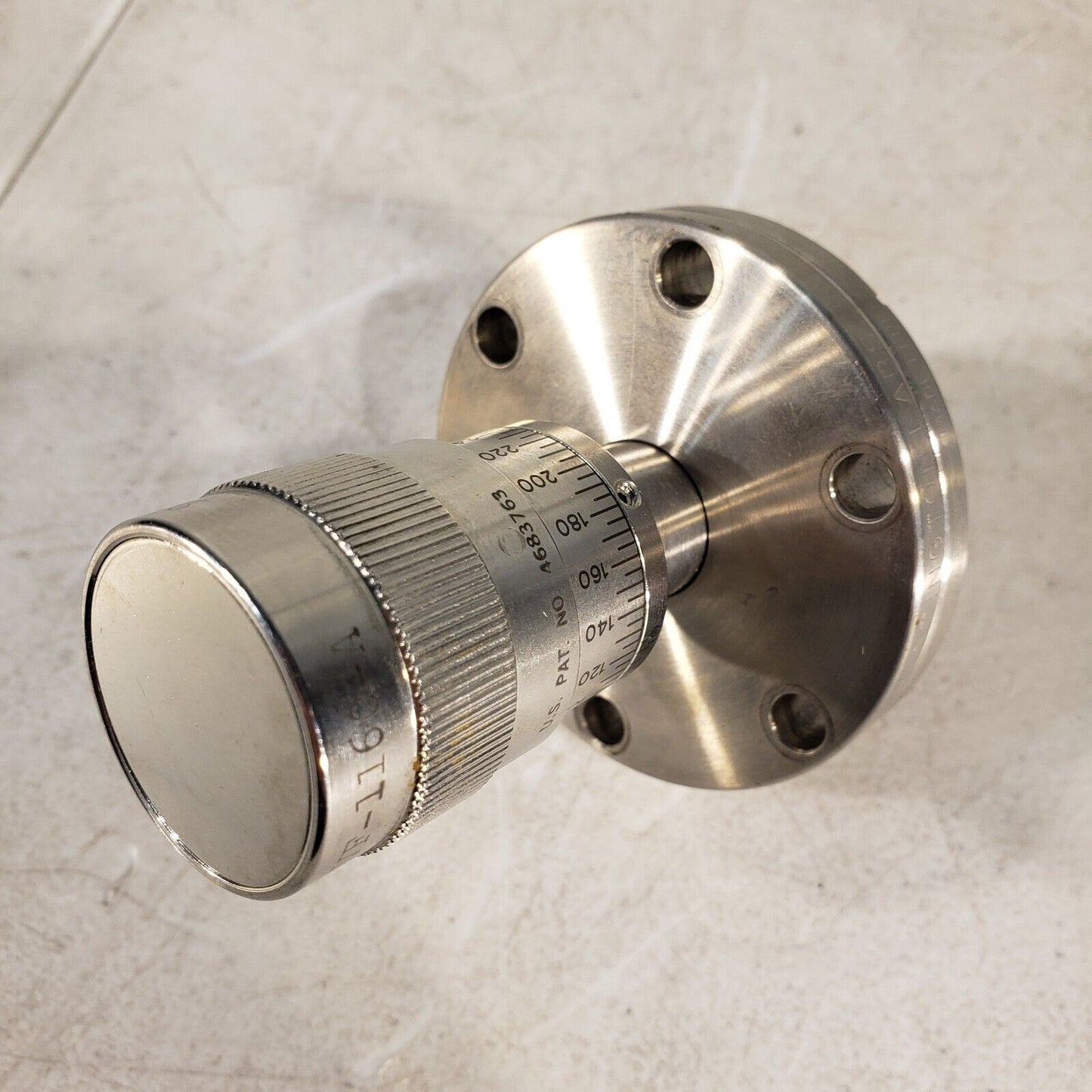 READ - Huntington VF-1160-A DN35CF 2.75" CF Conflat Rotary Feedthrough