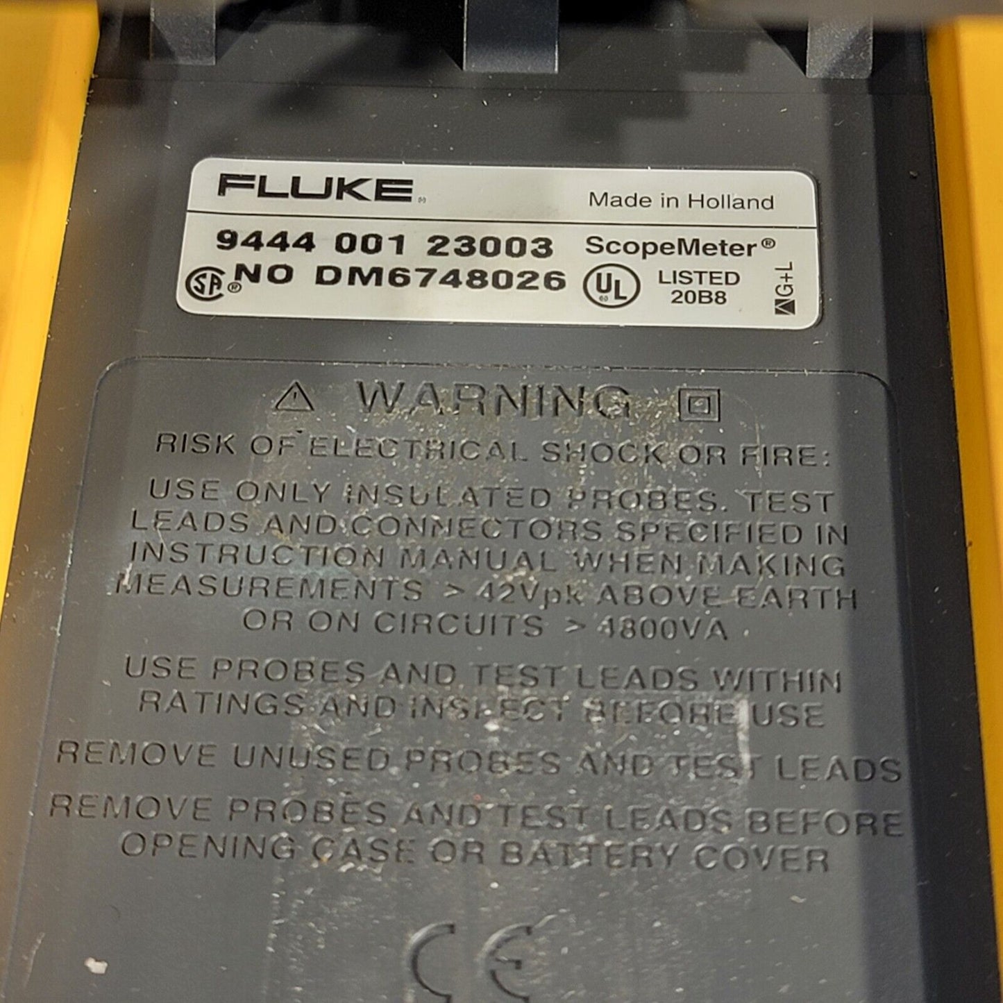 Fluke 123 20MHz Scopemeter w/ Probes, New Battery, Charger Fully Tested