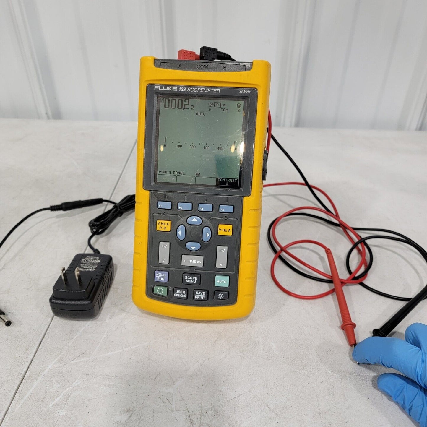 Fluke 123 20MHz Scopemeter w/ Probes, New Battery, Charger Fully Tested