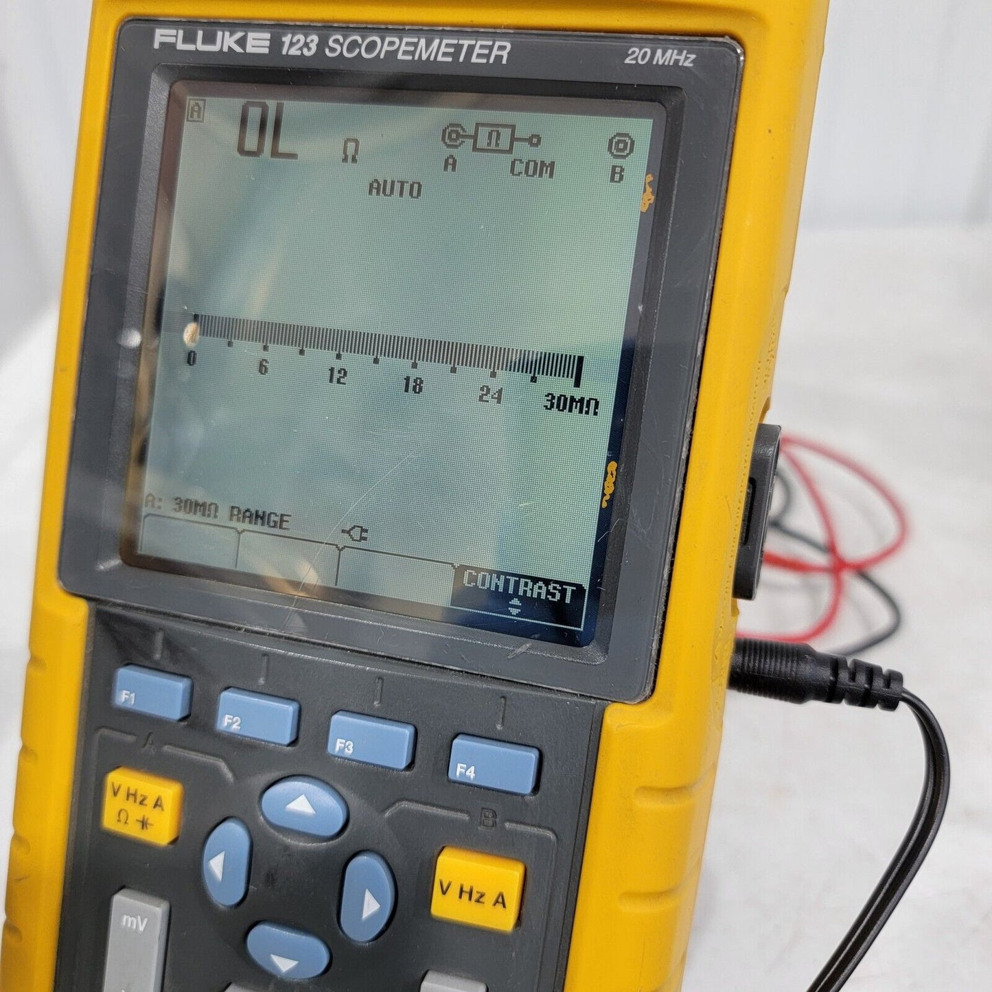 Fluke 123 20MHz Scopemeter w/ Probes, New Battery, Charger Fully Tested