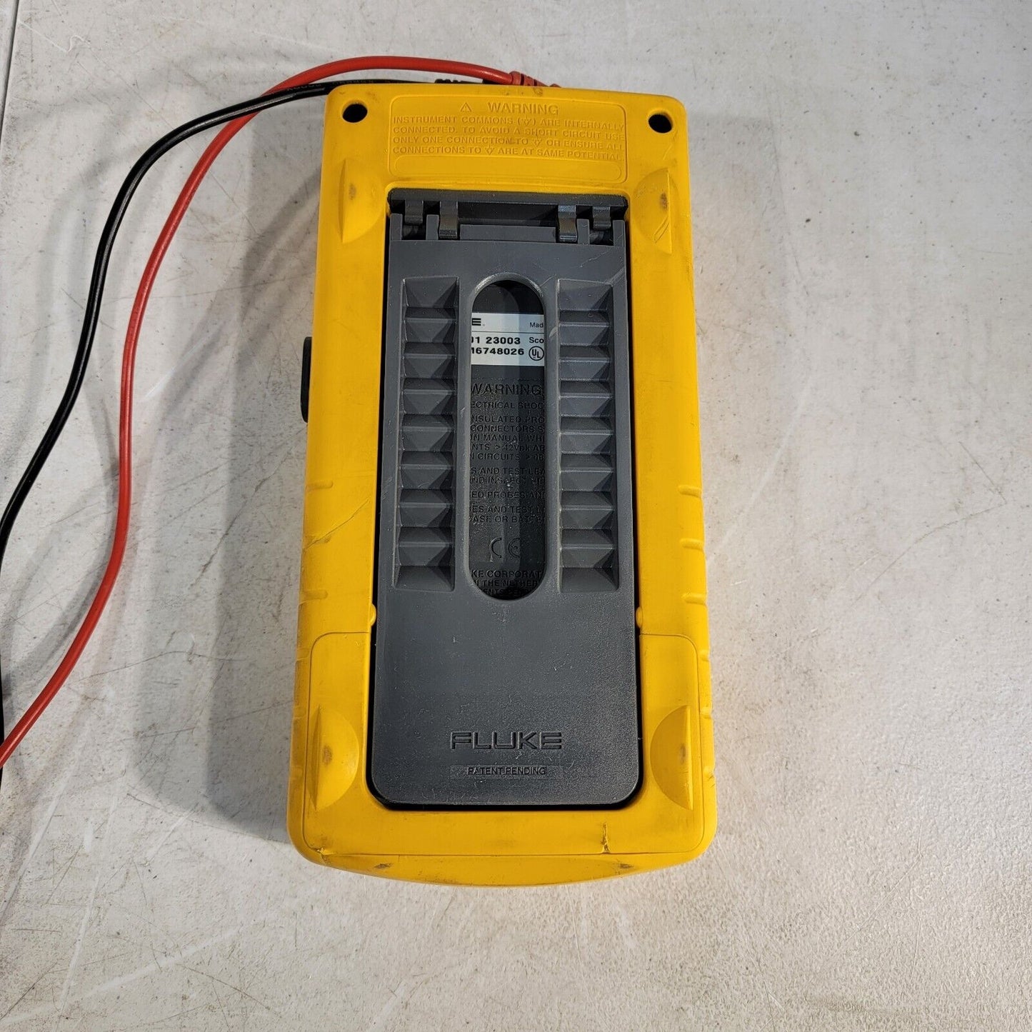 Fluke 123 20MHz Scopemeter w/ Probes, New Battery, Charger Fully Tested