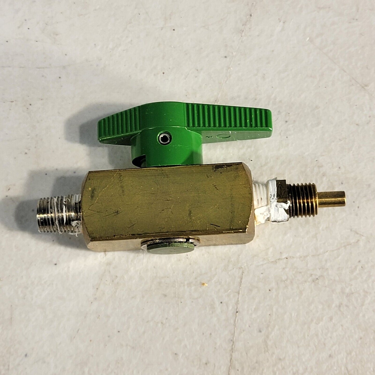 Nupro Swagelok B-2P4T4 1/8" NPT Through 90° Ball Valve