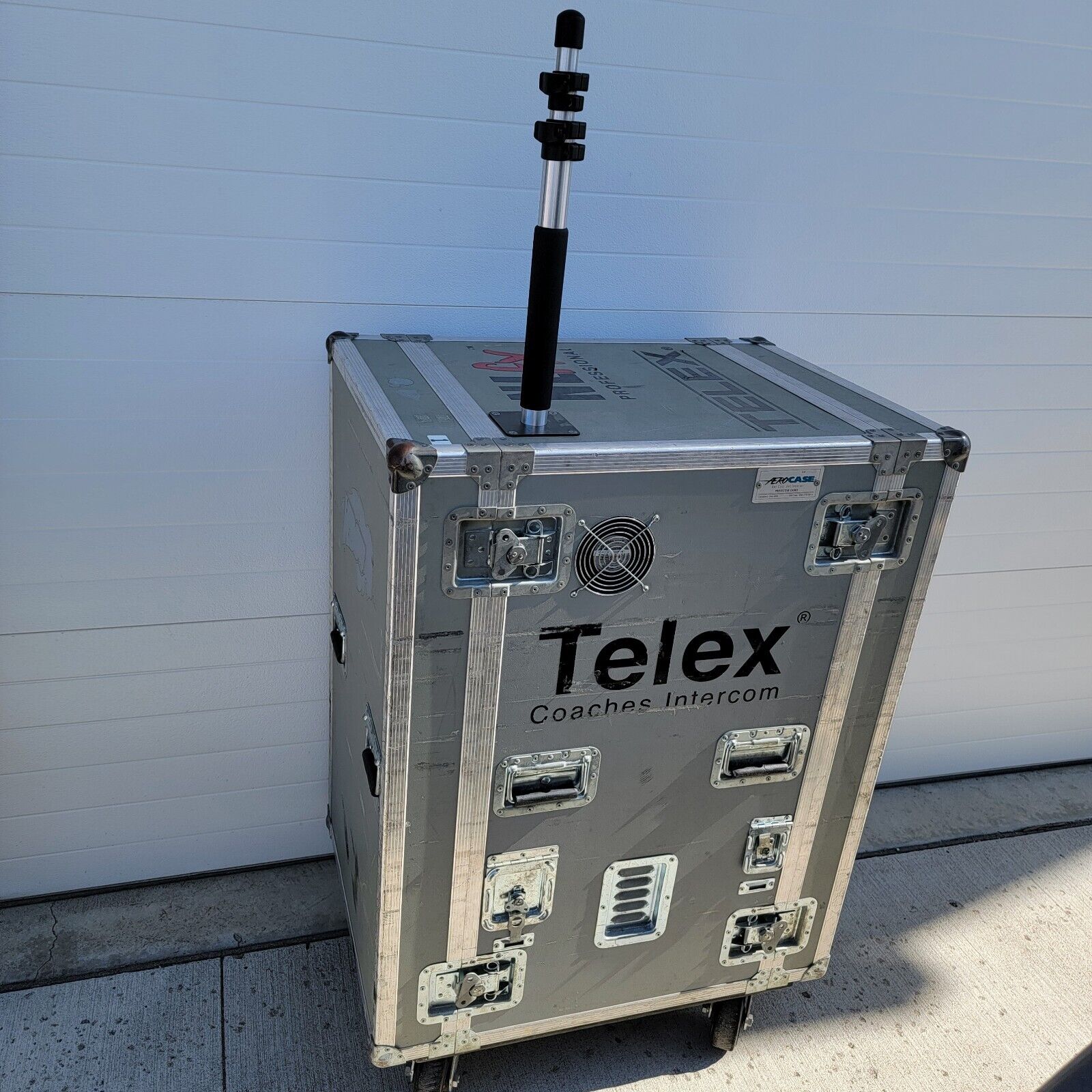 Telex Professional AV Aeroflex 20U Rack on Wheels w/ Antenna Mount ...