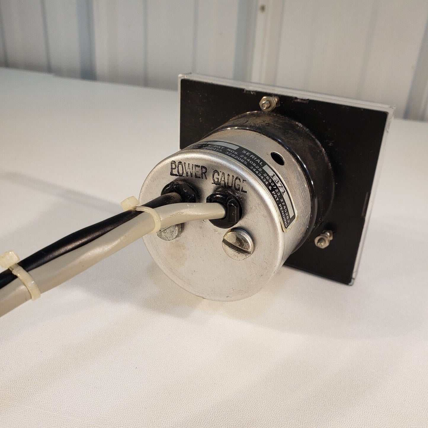 Teledyne Hastings VH-3 Millitorr Vacuum Gauge Uses DV-23 Gauge Tube